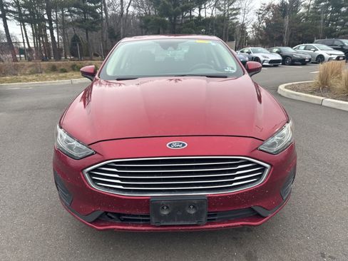 Used 2019 Ford Fusion SE image 2