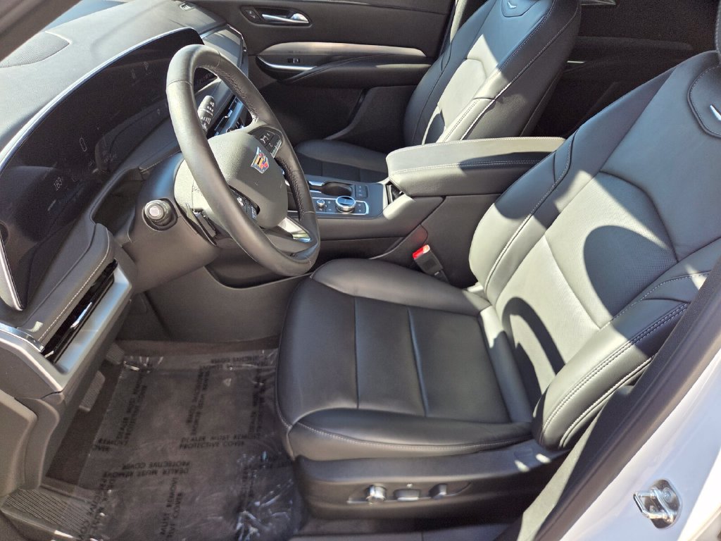 Used 2024 Cadillac XT4 Premium Luxury AWD/4WD image 13