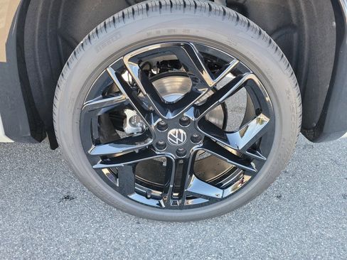 New 2026 Volkswagen Tiguan SE R-Line AWD/4WD image 25