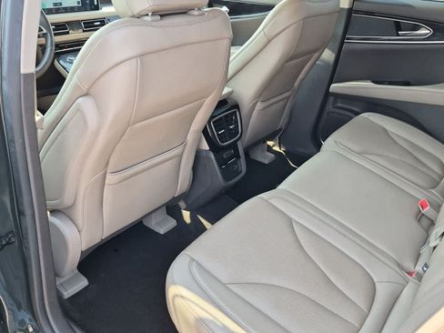 Used 2022 Lincoln Nautilus Reserve w/ Cargo Utility Package AWD/4WD image 18