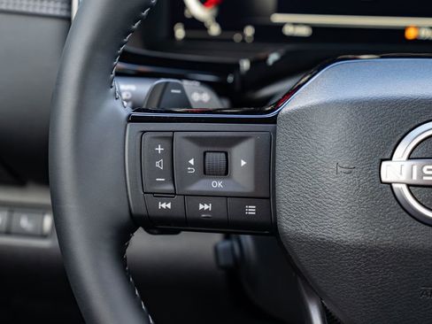 New 2026 Nissan Pathfinder Platinum AWD/4WD image 15