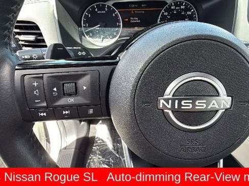 Used 2023 Nissan Rogue SL AWD/4WD image 17