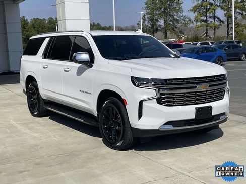 Used 2023 Chevrolet Suburban Premier image 4