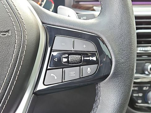 Used 2023 BMW 530i xDrive w/ Premium Package image 24