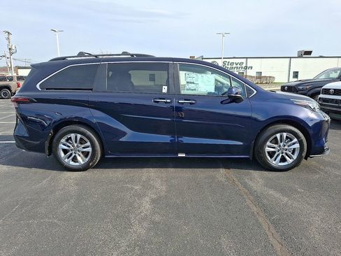 New 2026 Toyota Sienna XLE AWD/4WD image 8
