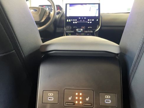 Used 2023 Toyota bZ4X AWD image 6