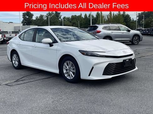 Used 2025 Toyota Camry LE FWD image 7