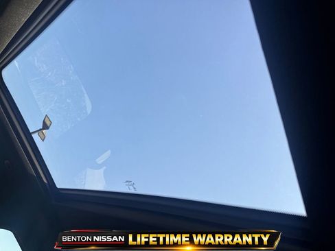 Used 2024 Jeep Grand Wagoneer Series I w/ HD Trailer Tow Package image 15