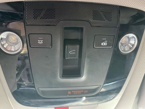 Used 2025 Kia Sorento SX image 29