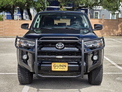 Used 2019 Toyota 4Runner SR5 AWD/4WD image 8