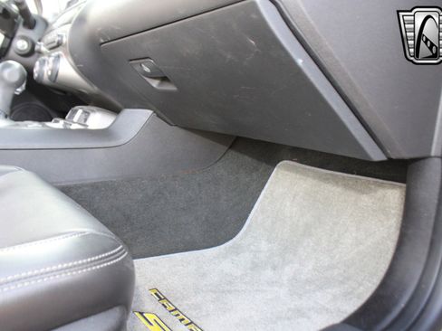 Used 2010 Chevrolet Camaro SS w/ RS Package image 23