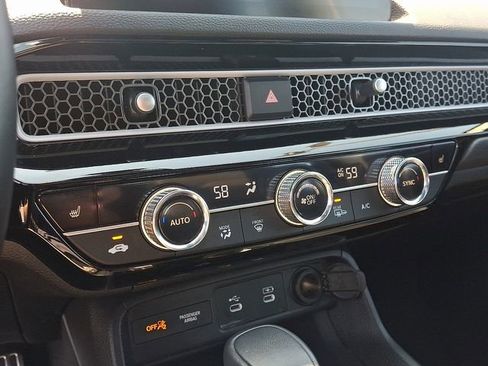 Used 2025 Honda Civic Sport image 16