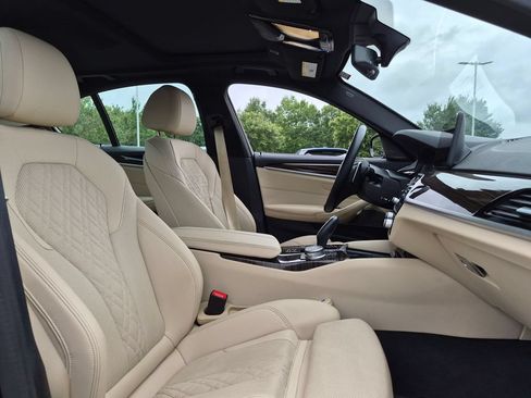 Used 2021 BMW 530e w/ Premium Package RWD image 23