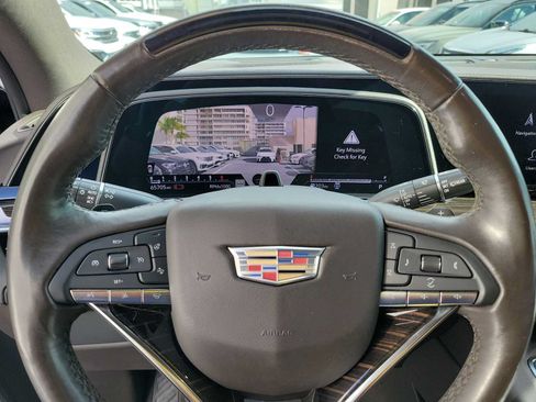 Used 2022 Cadillac Escalade Premium Luxury AWD/4WD image 19