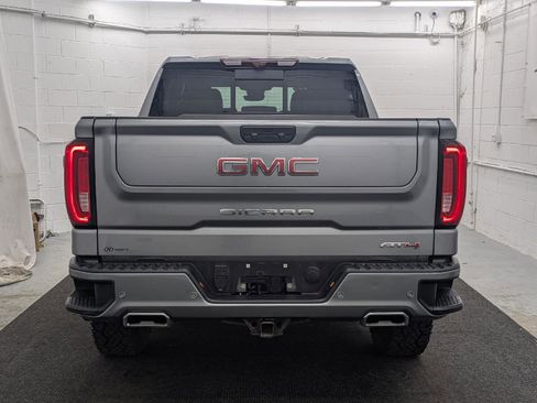 Used 2023 GMC Sierra 1500 AT4 w/ Technology Package image 10