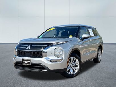 Used 2025 Mitsubishi Outlander ES