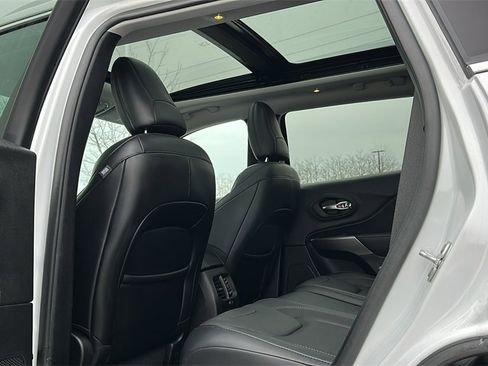 Used 2021 Jeep Cherokee Limited w/ Elite Package image 24