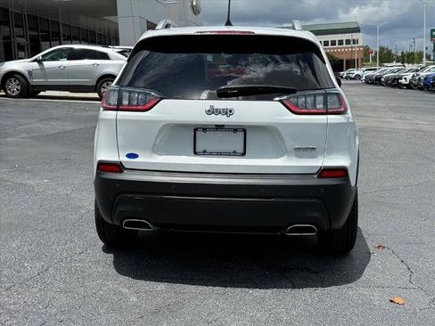 Used 2021 Jeep Cherokee Latitude Lux w/ Comfort/Convenience Group FWD image 5