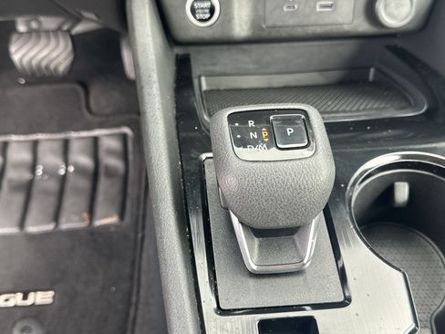 Used 2023 Nissan Rogue SV AWD/4WD image 29