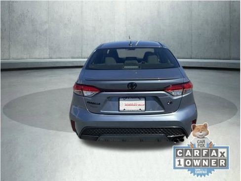 Used 2022 Toyota Corolla SE w/ SE Premium Package FWD image 5