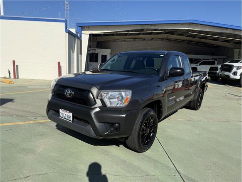 Used 2013 Toyota Tacoma 2WD Access Cab image 2