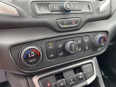 Used 2023 GMC Terrain SLE w/ Driver Convenience Package image 25