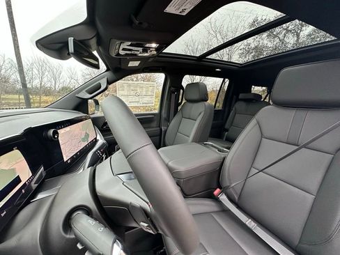 New 2026 Chevrolet Suburban RST w/ RST Capability Package image 11