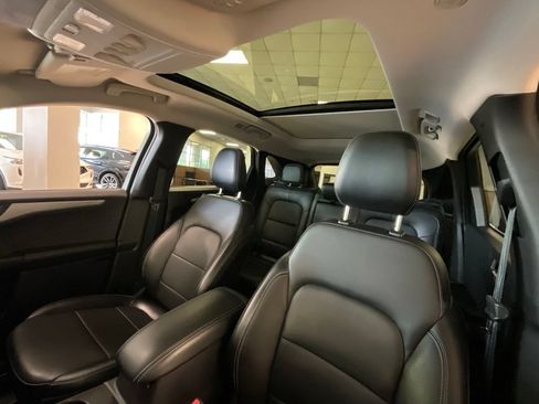 Used 2025 Ford Escape Platinum AWD/4WD image 11