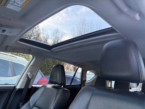 Used 2016 Toyota RAV4 Limited image 21