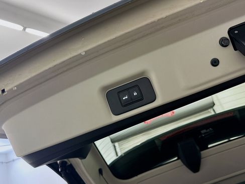 Used 2024 Nissan Ariya AWD image 30