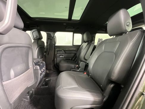 Used 2026 Land Rover Defender 130 X-Dynamic SE image 26