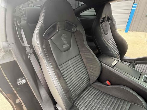 Used 2014 Ford Mustang Shelby GT500 w/ Equipment Group 821A RWD image 19