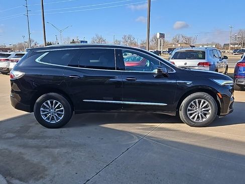Used 2024 Buick Enclave Premium image 4