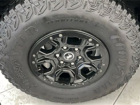 Used 2023 Ford Bronco Wildtrak image 28