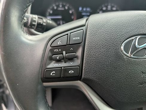 Used 2021 Hyundai Tucson Limited FWD image 16