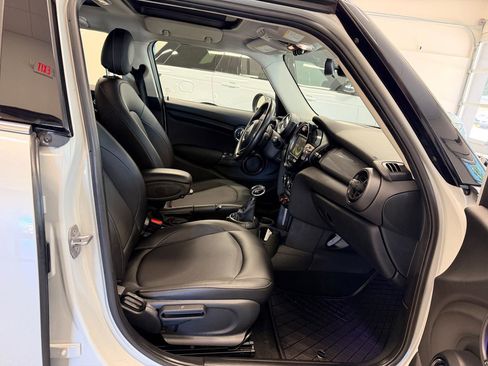 Used 2016 MINI Cooper 4-Door Hardtop FWD image 21