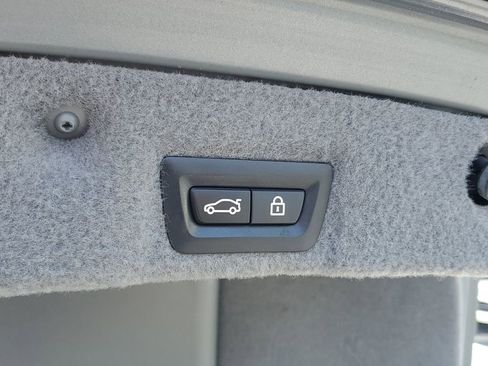 Used 2011 BMW 750i xDrive AWD/4WD image 11