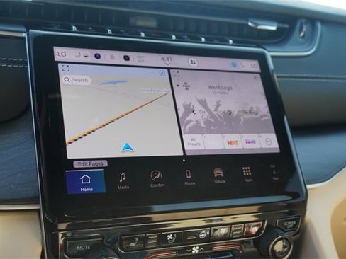 New 2025 Jeep Grand Cherokee L Limited w/ Luxury Tech Group II image 24