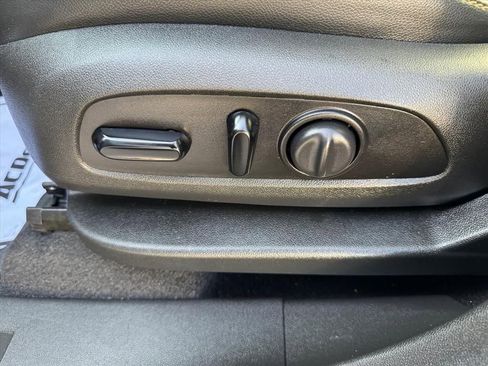 Used 2020 GMC Terrain SLT w/ Preferred Package image 16