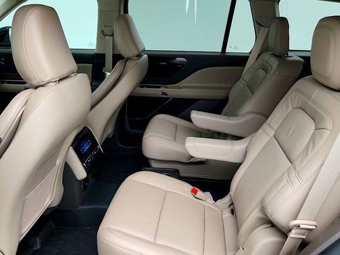 Used 2022 Lincoln Aviator Reserve w/ Equipment Group 201A RWD image 20