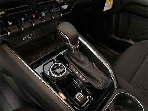 New 2025 GMC Canyon Elevation w/ Convenience Package image 16