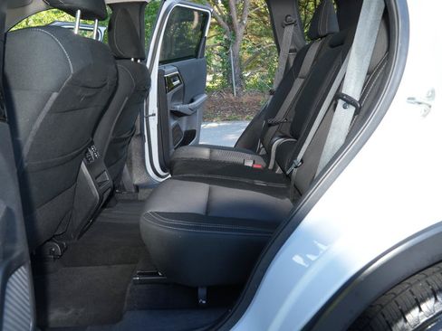 Used 2024 Mitsubishi Outlander ES FWD image 26