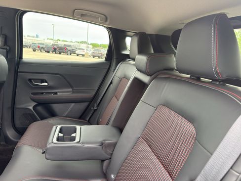 Used 2025 Nissan Kicks SR AWD/4WD image 33
