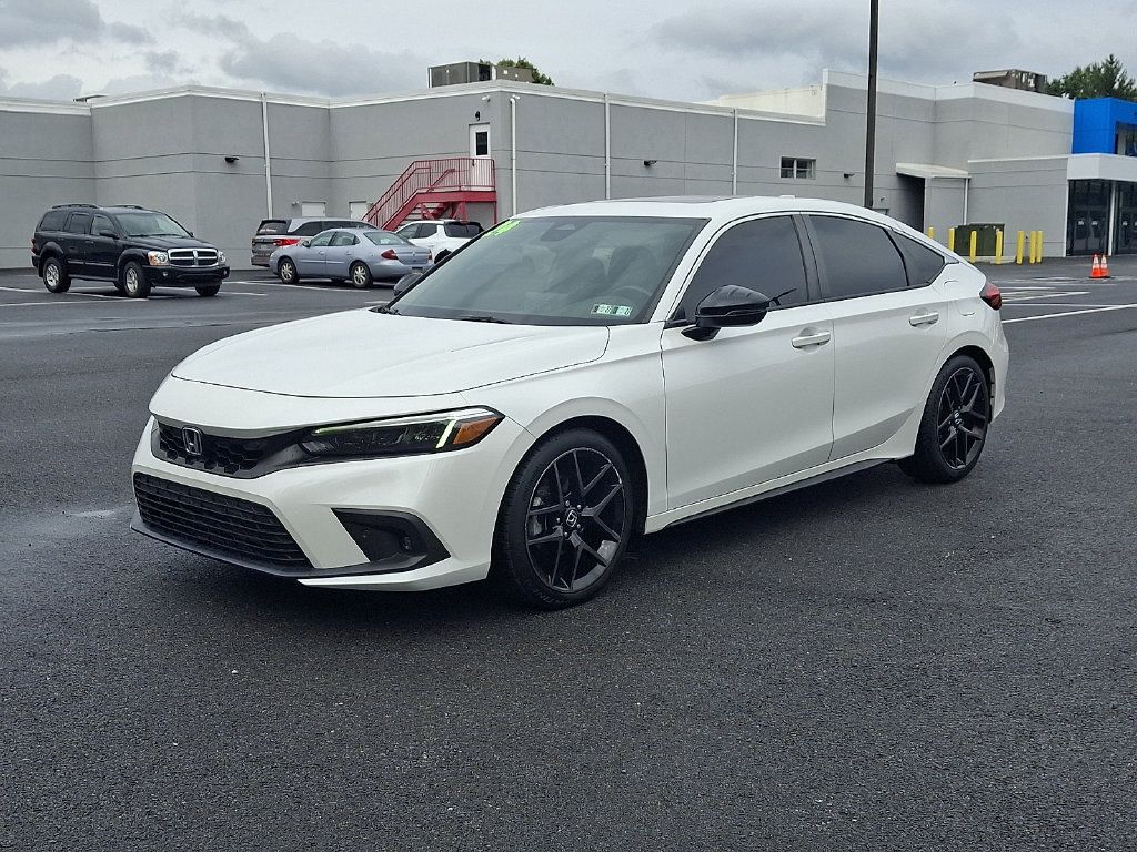 Used 2024 Honda Civic Sport Touring image 3