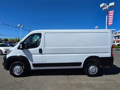 Used 2025 RAM ProMaster 2500 FWD image 8