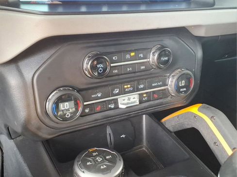 Used 2022 Ford Bronco Badlands AWD/4WD image 9