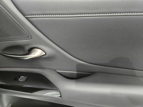 Used 2023 Lexus ES 300h w/ Premium Package FWD image 8