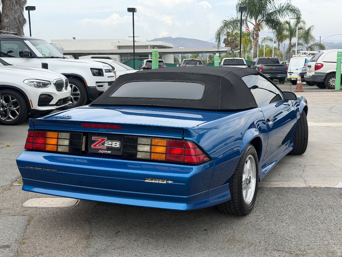 Used 1992 Chevrolet Camaro Z28 RWD image 9