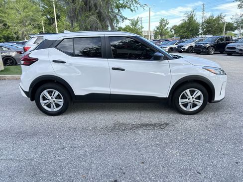 Used 2025 Nissan Kicks Play S FWD image 7