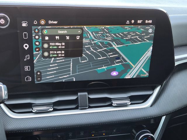 Used 2025 Chevrolet Equinox LT w/ Safety and Technology Package FWD image 17